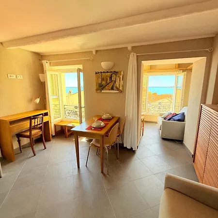 Perche Sur - Vieux * マントン