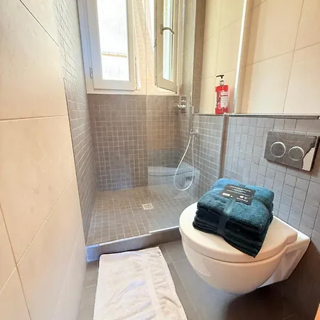 Perche Sur - Vieux マントン